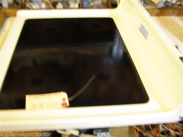WHIRLPOOL STOVE 3176523 Cooktop (white) SCRATHES/FINISH LOSS USED WHIRLPOOL STOVE 3176523 Cooktop (white) SCRATHES/FINISH LOSS USED